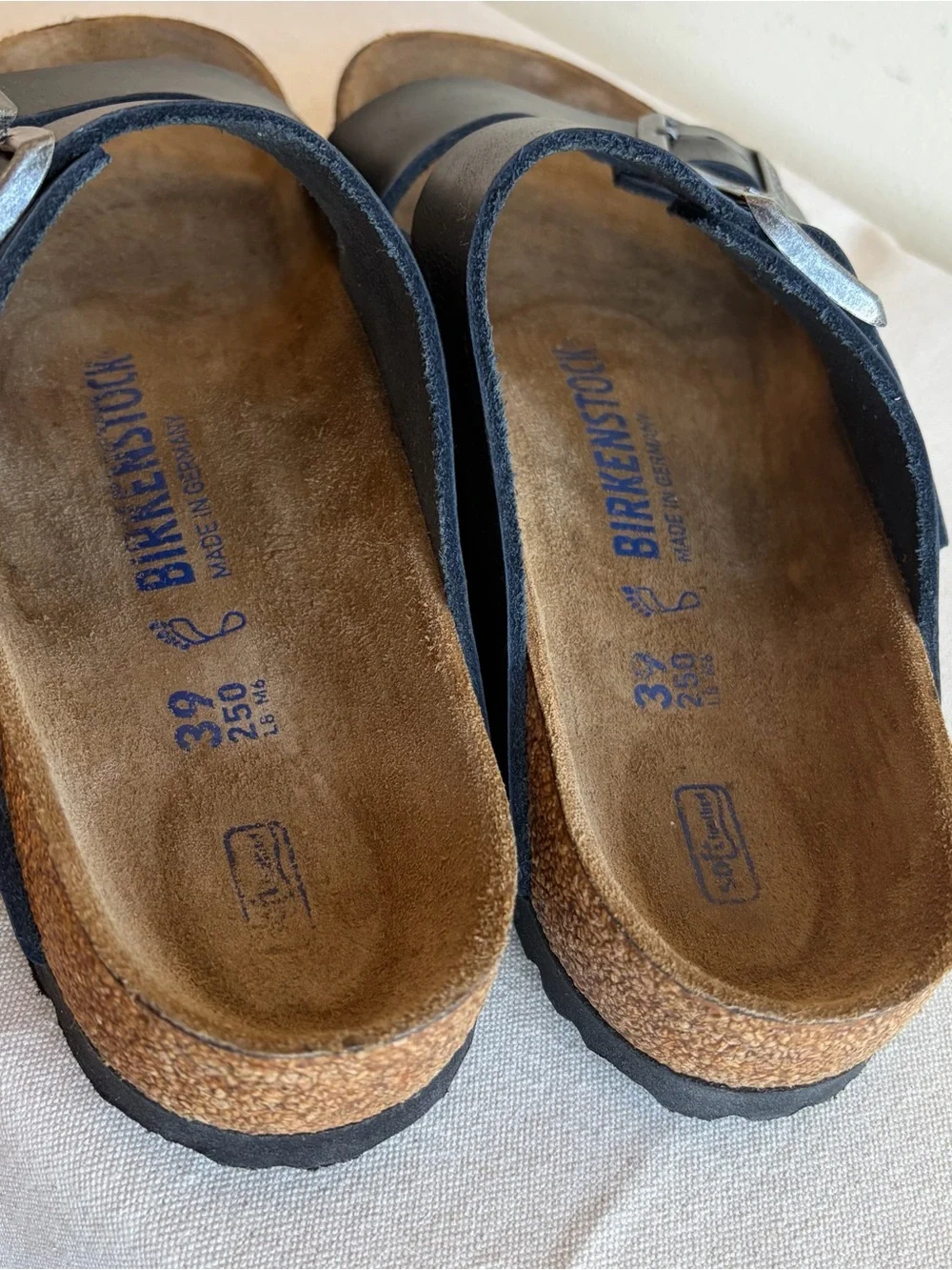 Birkenstock sz 39 Arizona Black Two-Strap Sandals - Picture 3 of 12